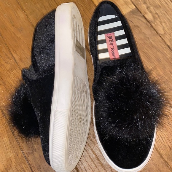 Women’s Betsey Johnson Shoes - Picture 4 of 6